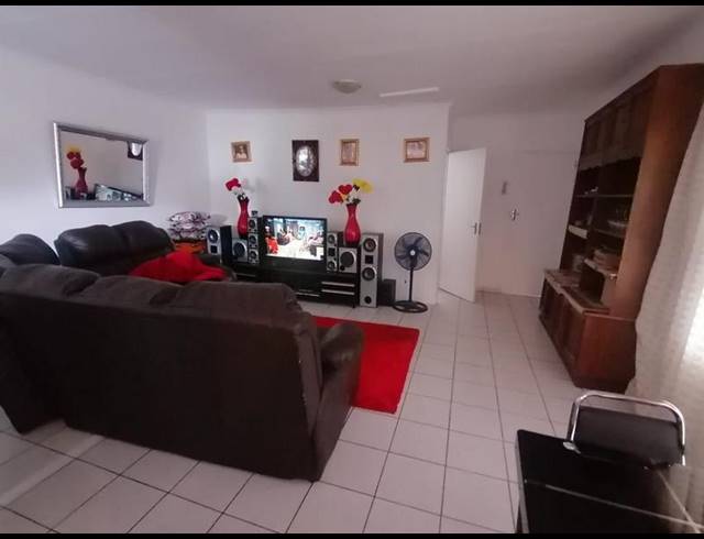 2 BEDROOM PROPERTY TO RENT IN CYRILDENE